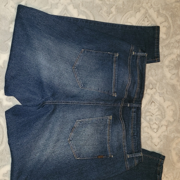1822 Jeans - Picture 2 of 4